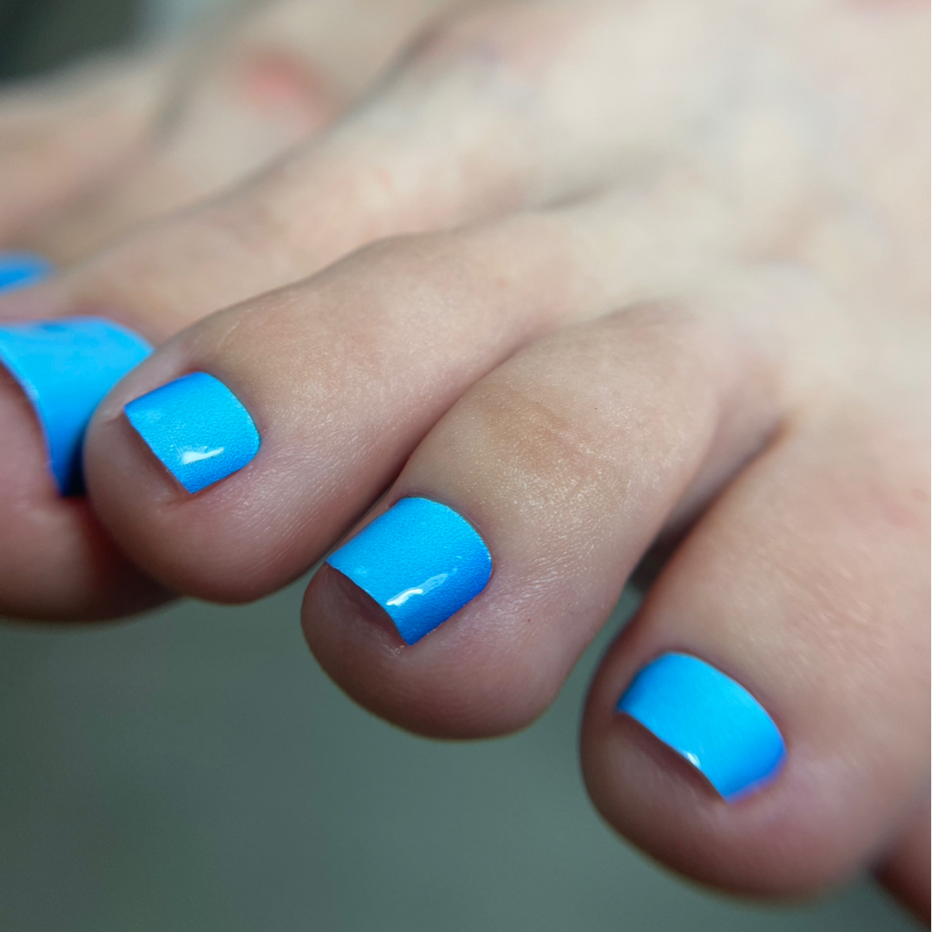 Пленки
педикюр покрытие ногтей 
-без обработки стопы