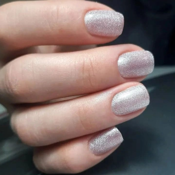 Маникюр с однотонным покрытием