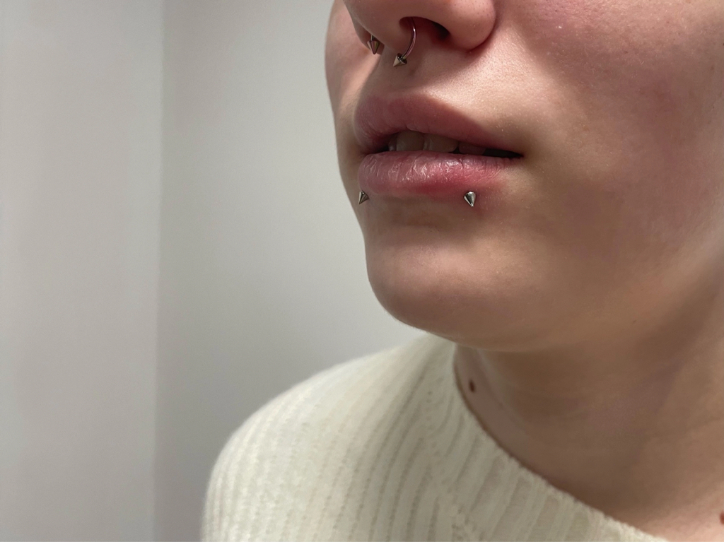 Симметрия проколов