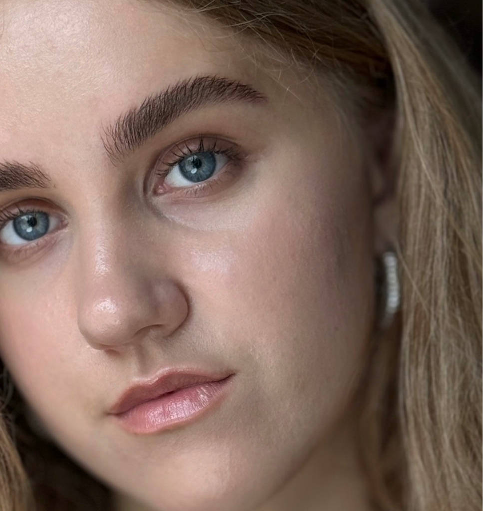 Коррекция бровей