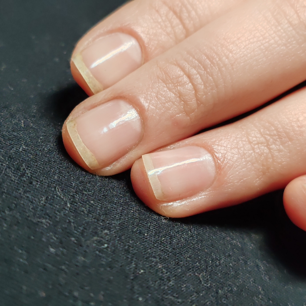 Аппаратный маникюр  женский