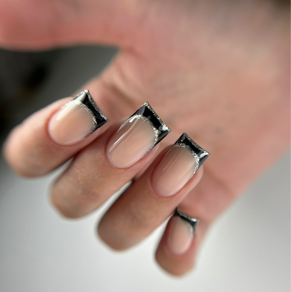 Маникюр с покрытием (средние)