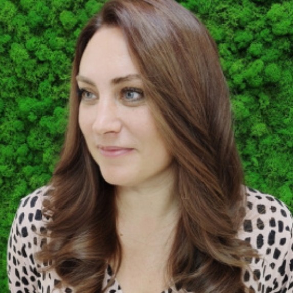 Объёмные локоны на длинные волосы .