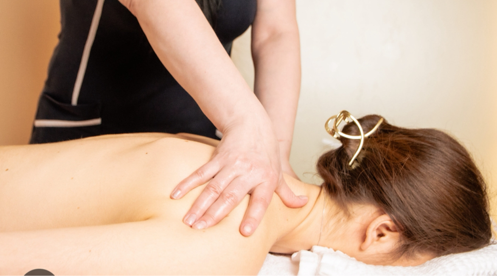 Ручной массаж шейно-воротниковой зоны