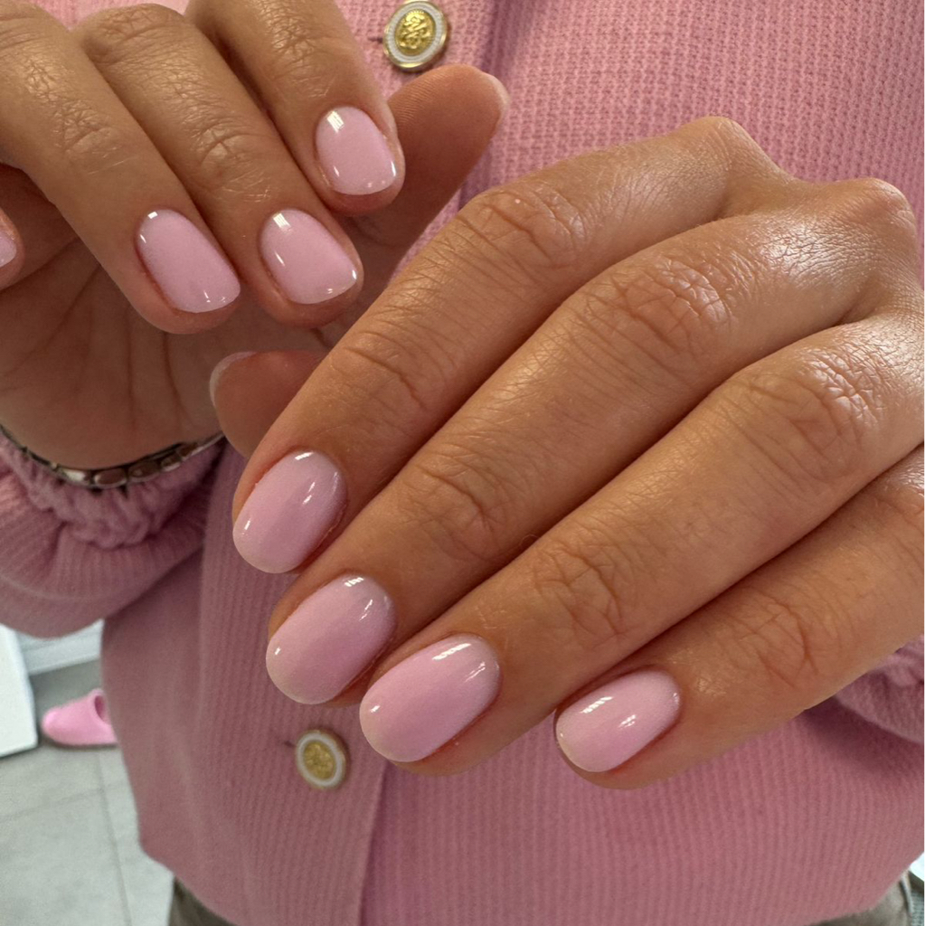 Комплекс «Easy»: комби маникюр + покрытие камуфлирующей базой без укрепления, ремонт до 2-х ногтей