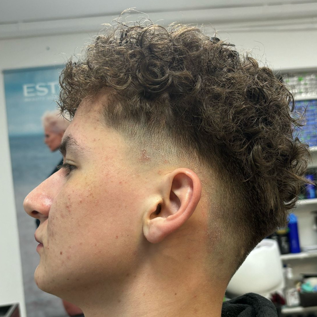 Мужская биохимическая завивка (без боков, только верх)