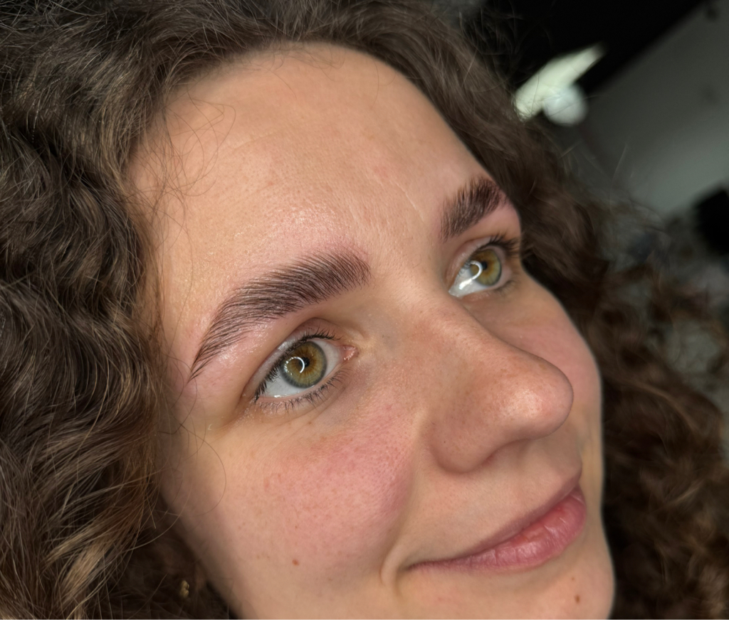 Ламинирование бровей  

Laminado de cejas