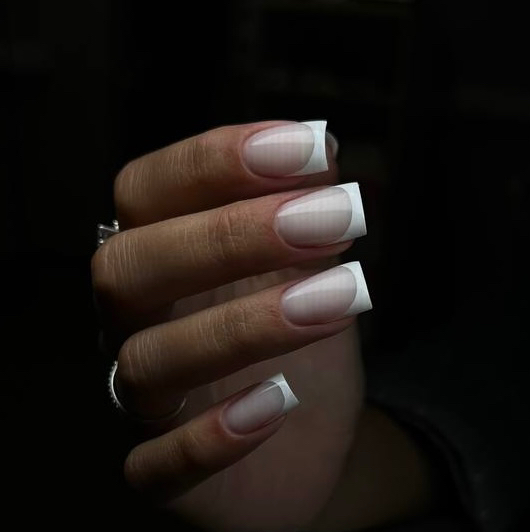 Френч-маникюр Французский маникюр