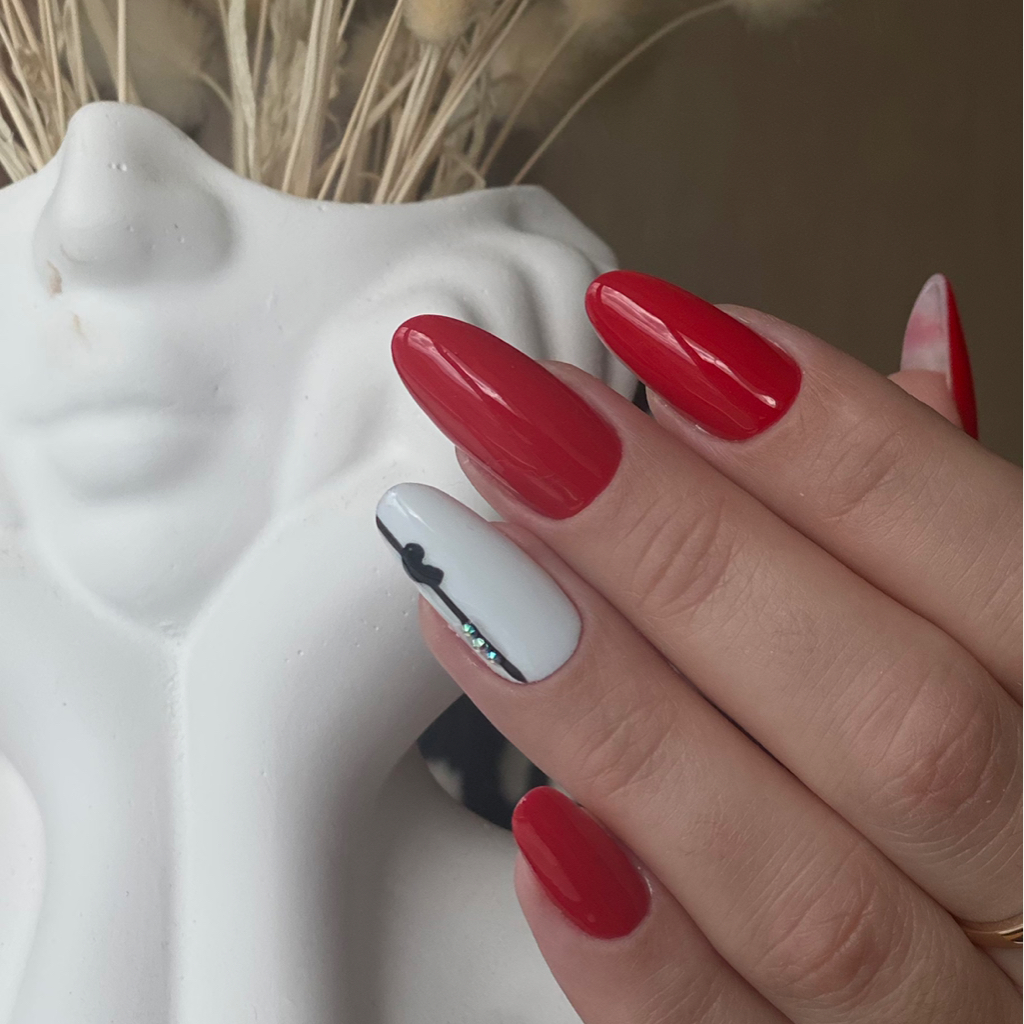 Маникюр + моделирование  Наращивание/коррекция/укрепление Длина средняя