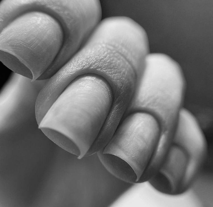 Маникюр без покрытия
