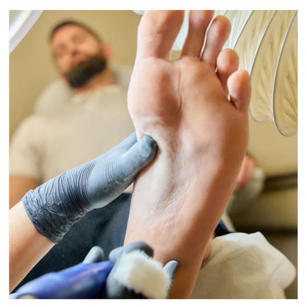 Мужской педикюр