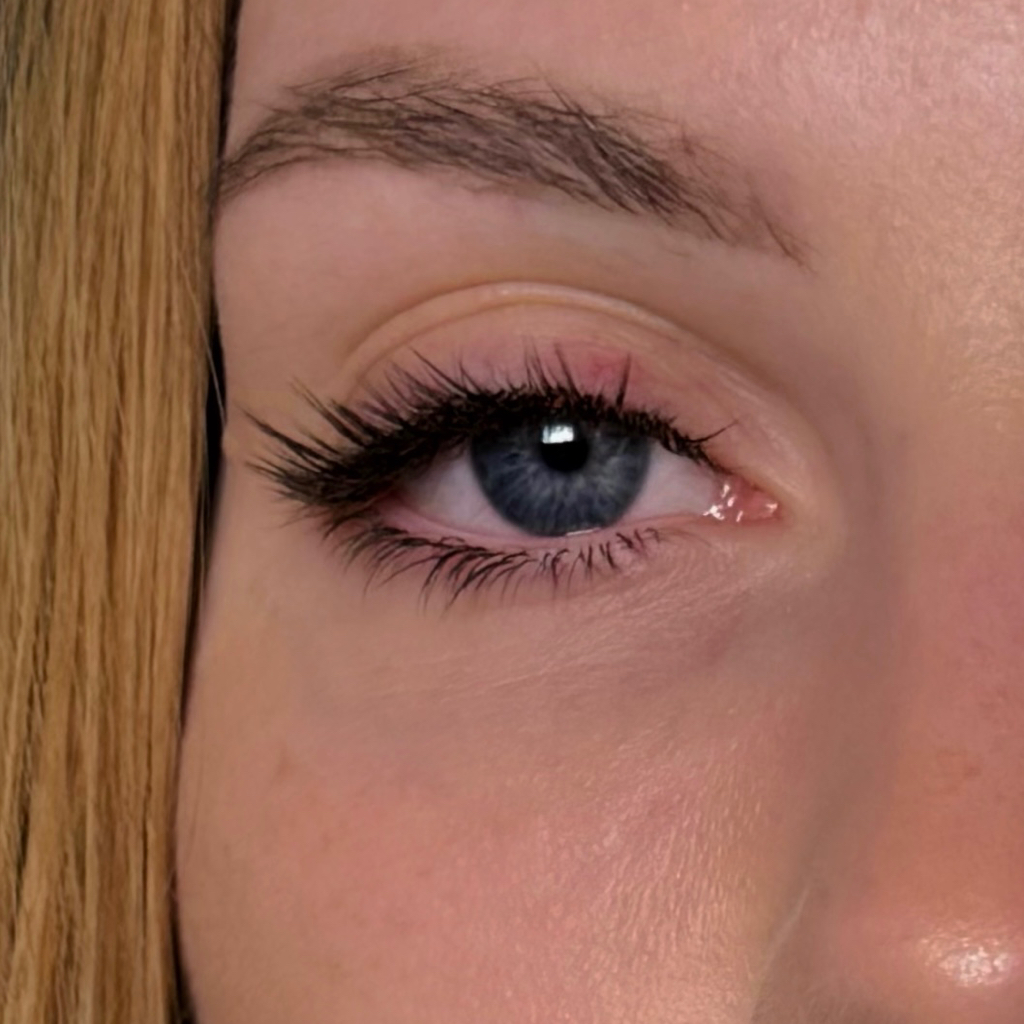 Наращивание нижних ресниц