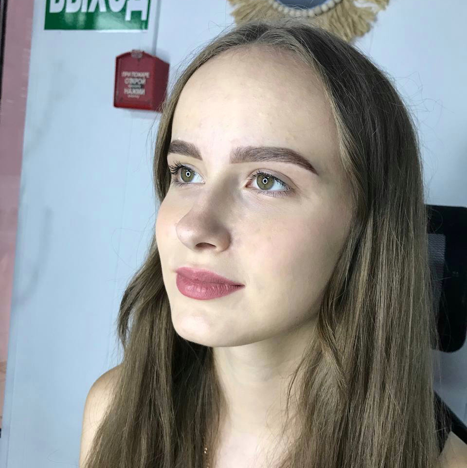 Брови / Коррекция и окрашивание бровей