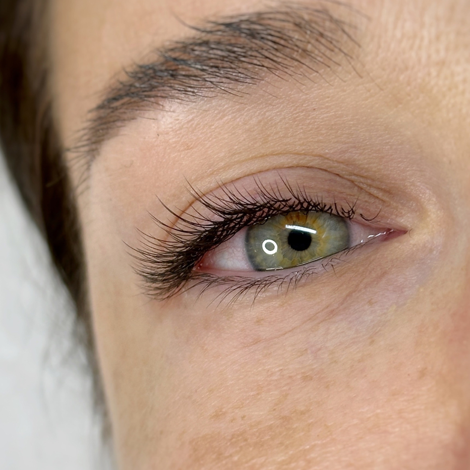 Led- наращивание ресниц Классика