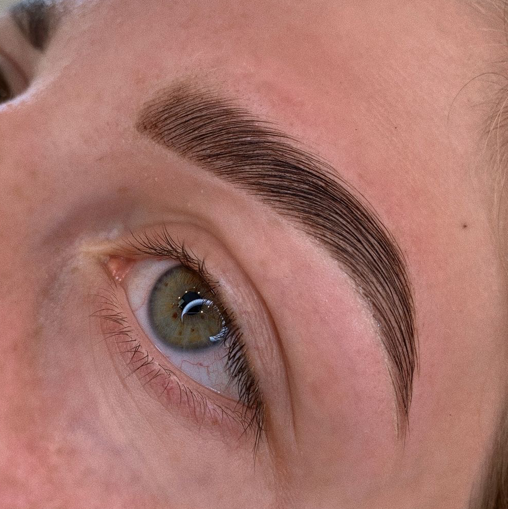 Оформление и окрашивание бровей хной