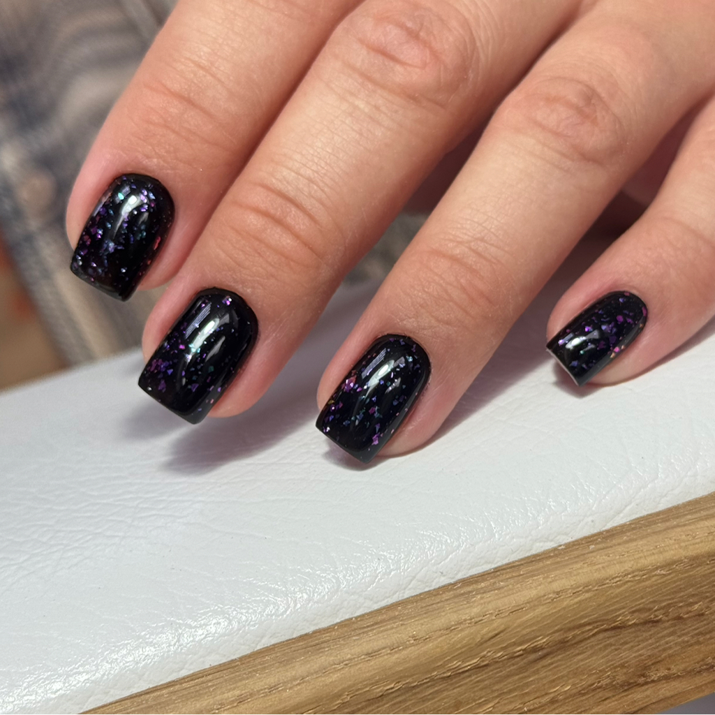 Маникюр с покрытием и укреплением гелем