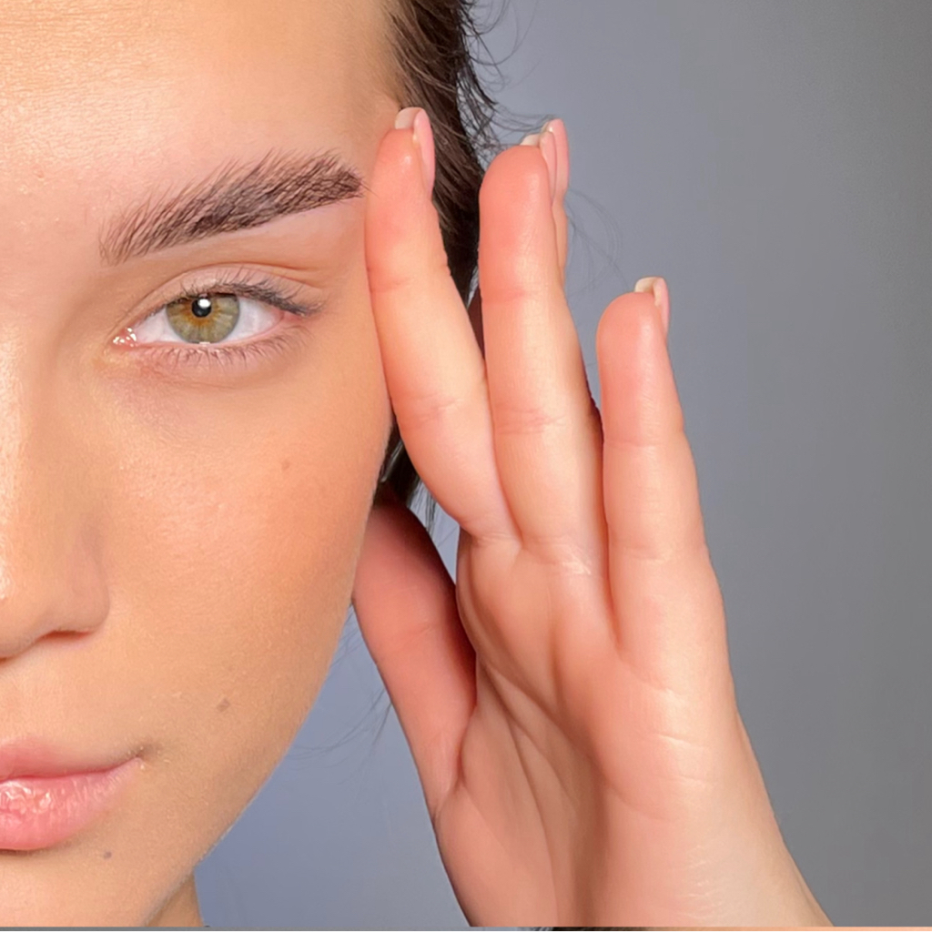 Ламинирование ресниц + ламинирование бровей с окрашиванием и коррекцией