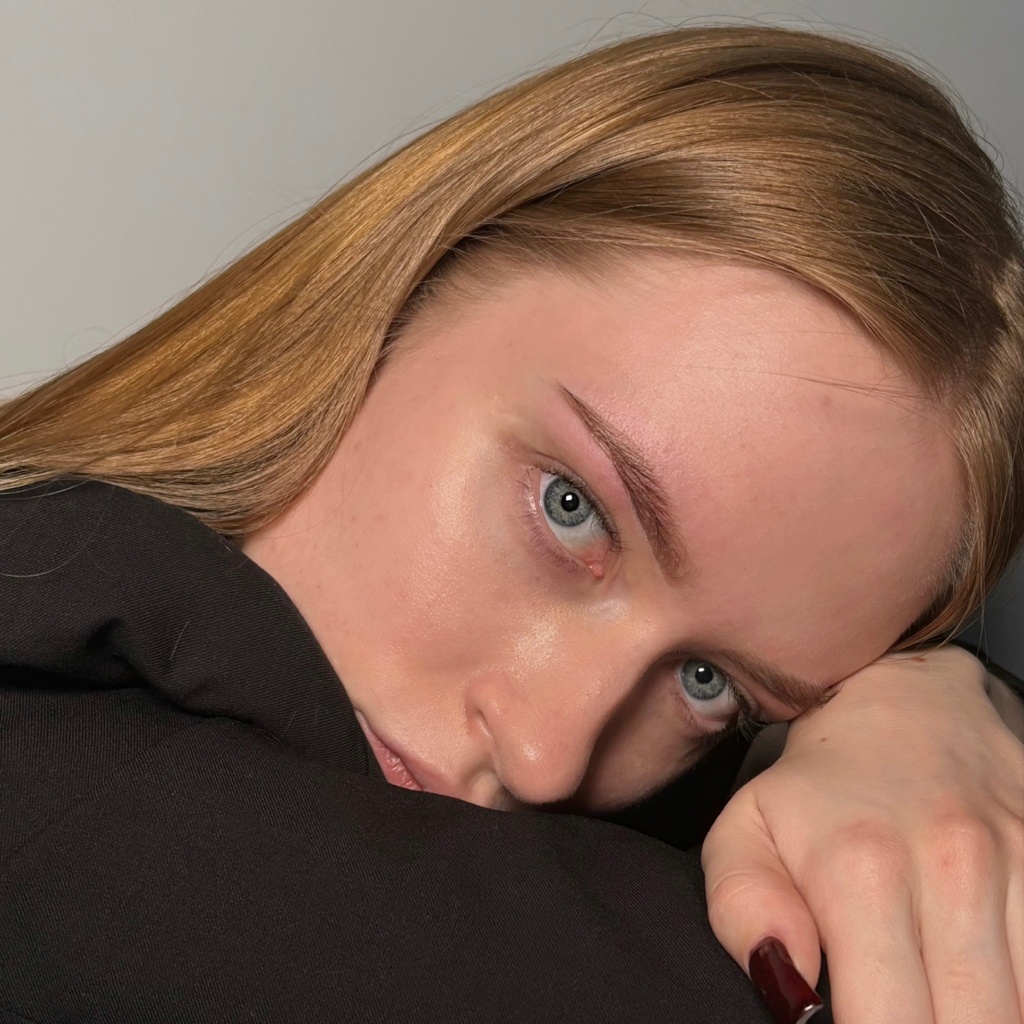 Ламинирование ресниц + коррекция бровей с окрашиванием