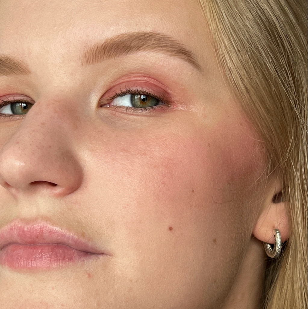 Коррекция + окрашивание бровей