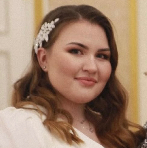 Анна, топ мастер / универсал