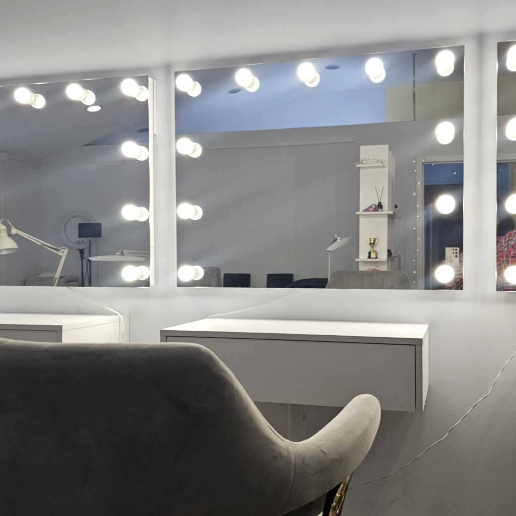 2 Зеркало (по центру)