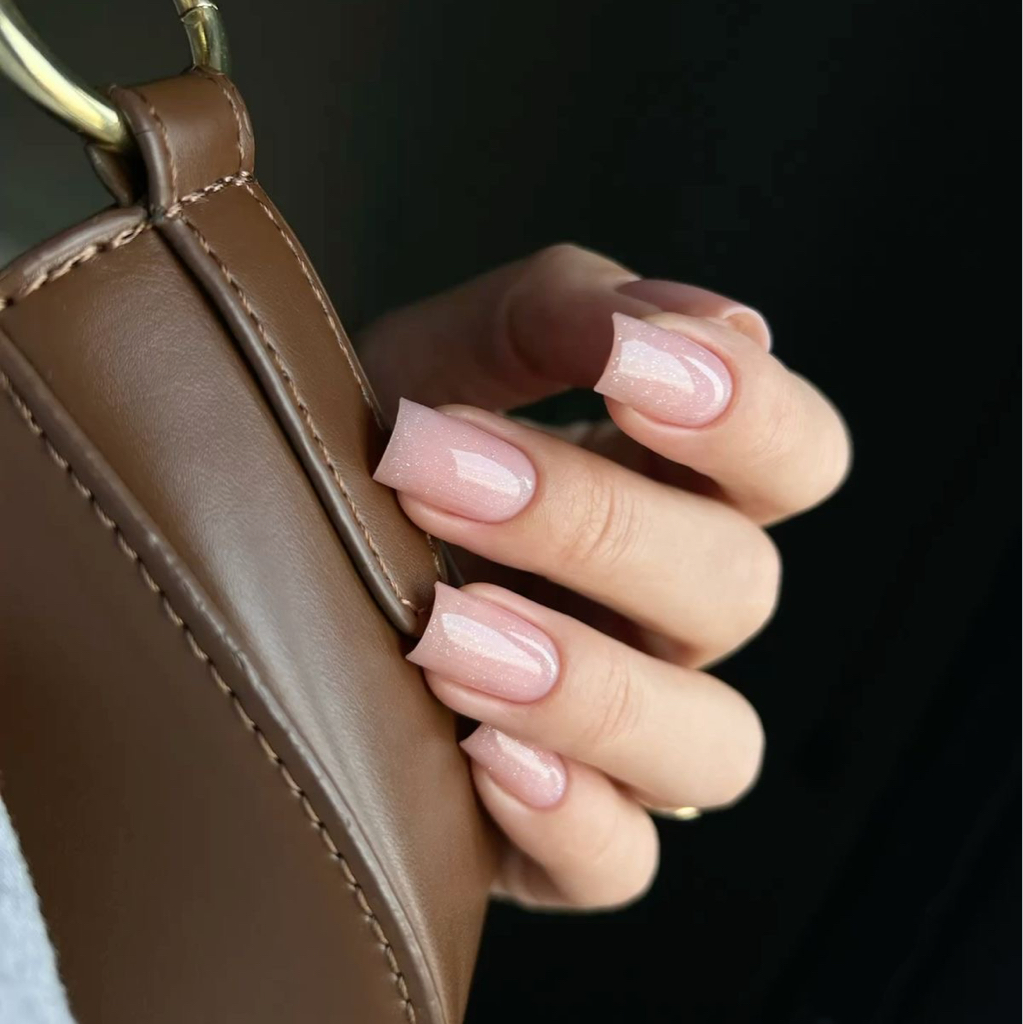 Наращивание коротких ногтей