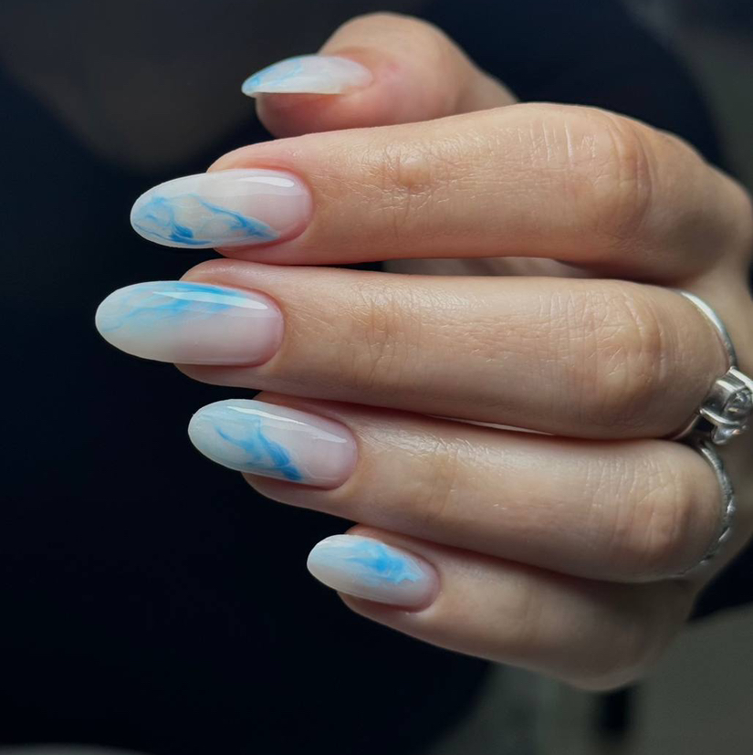 Маникюр с однотонным покрытием