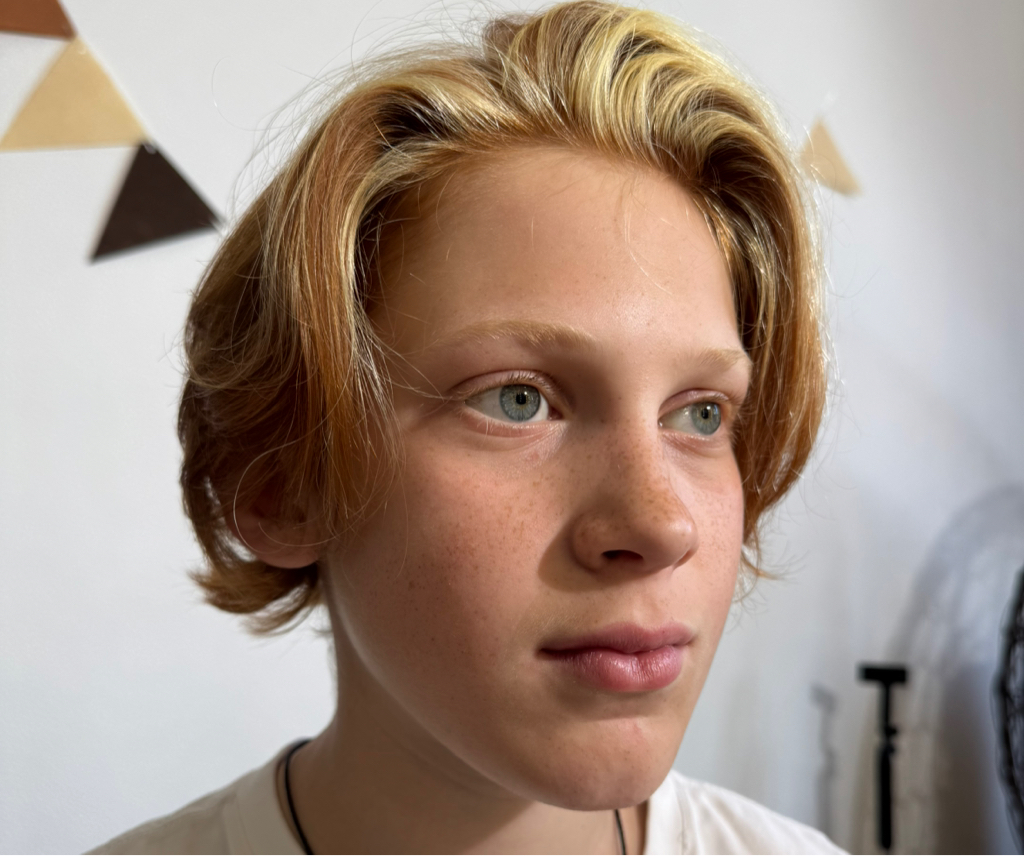 🧒🏼Для Детей: ОКРАШИВАНИЕ Легкое  для мальчиков [обесцвечивание нескольких прядей /тонирование в яркий цвет ]