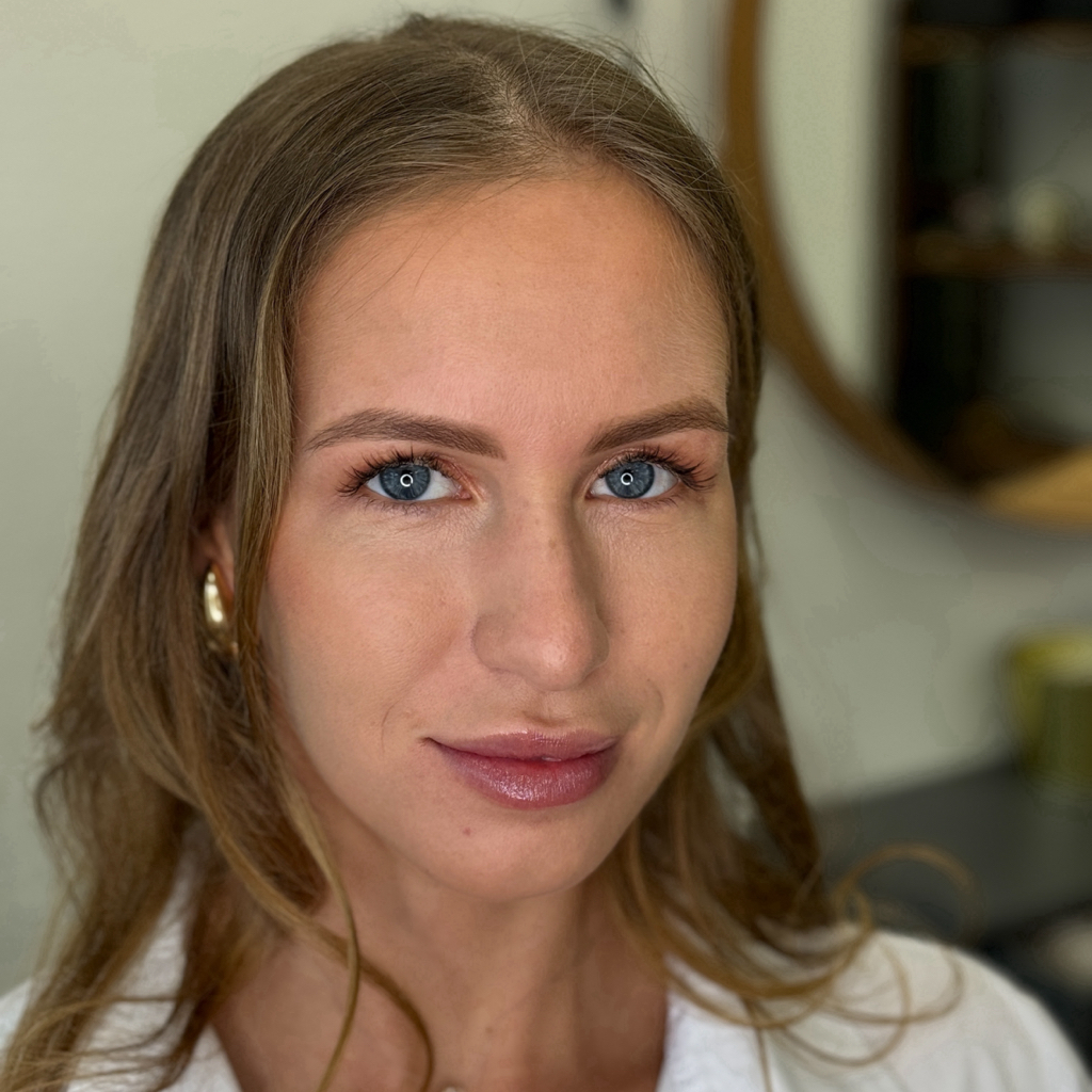 Окрашивание и коррекция бровей