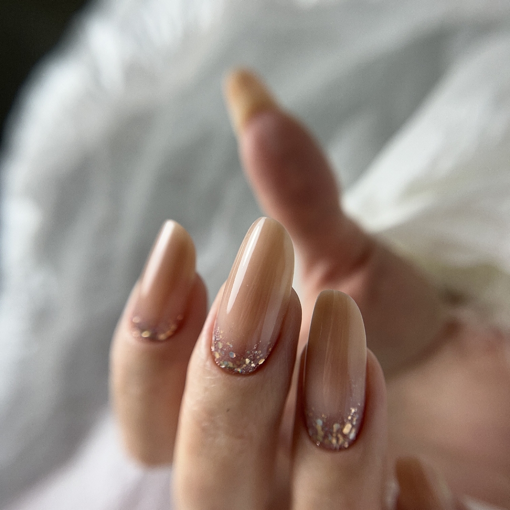 Наращивание ногтей