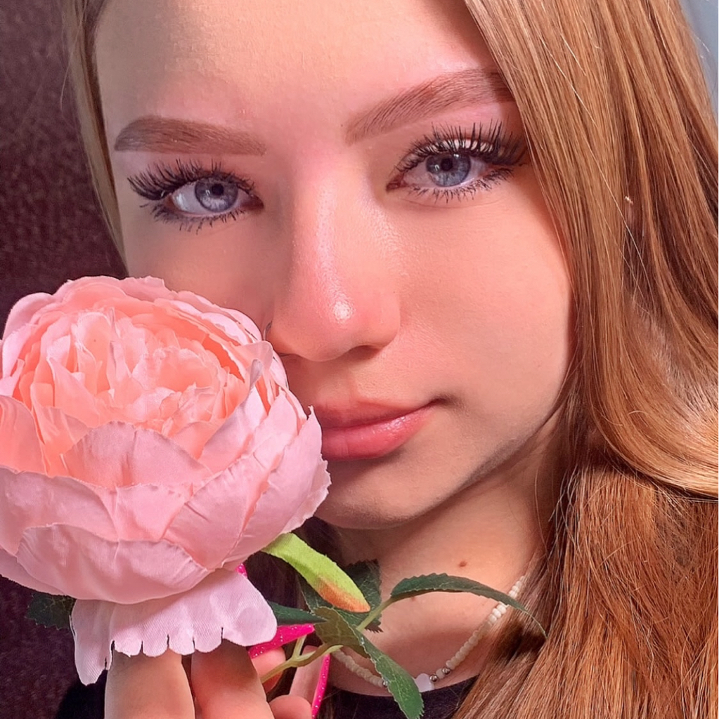 Полный комплекс по оформлению бровей (окрашивание и коррекция)