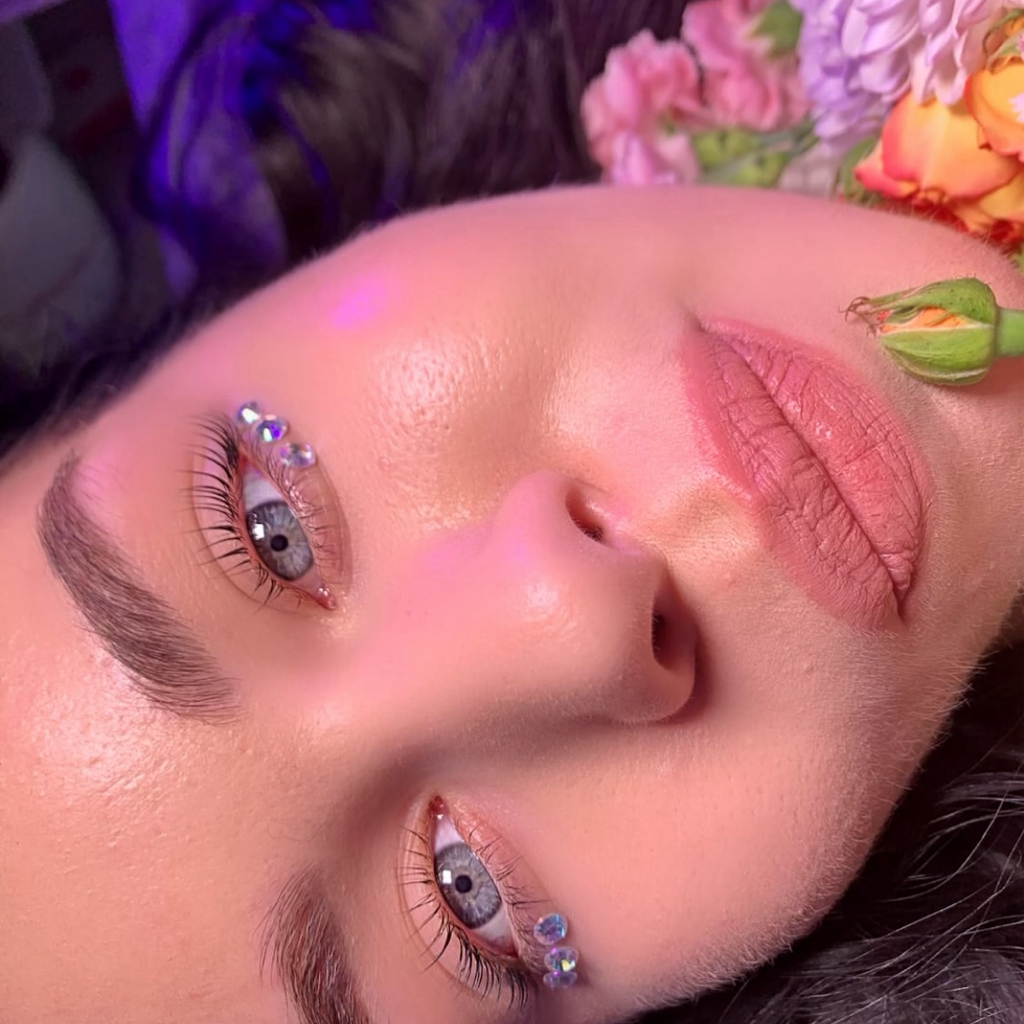 Комплекс: Окрашивание и коррекция бровей + Ламинирование ресниц с окрашиванием и уходом