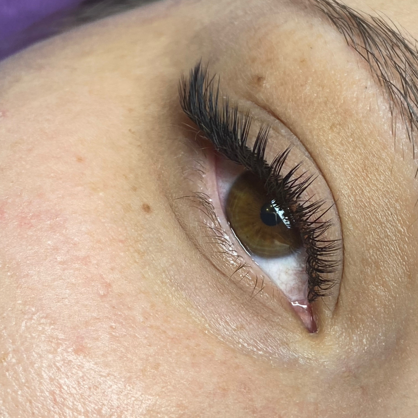 Наращивание ресниц 2.5д