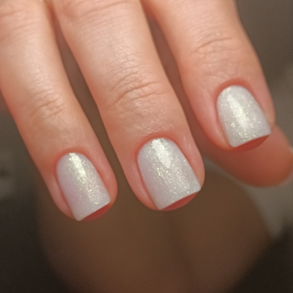 Маникюр + однотонное покрытие(цветом) на базе