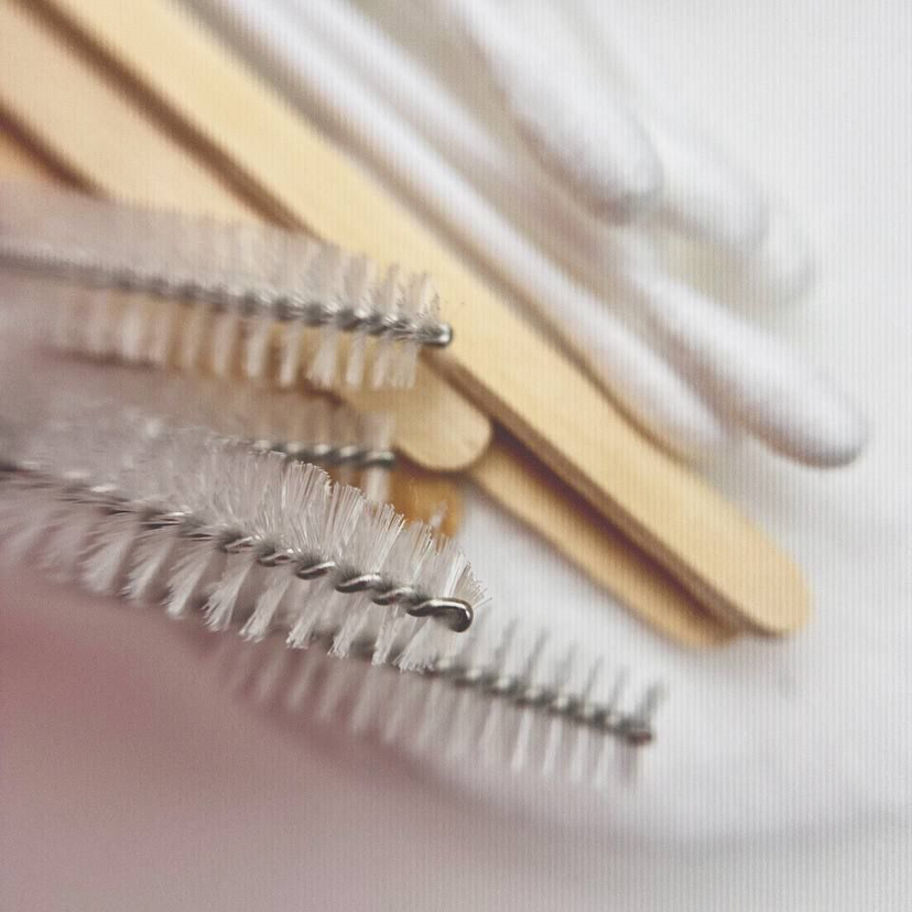 Снятие наращенных ресниц