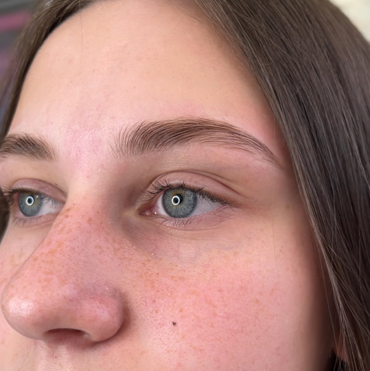 Оформление бровей ( коррекция + окрашивание )