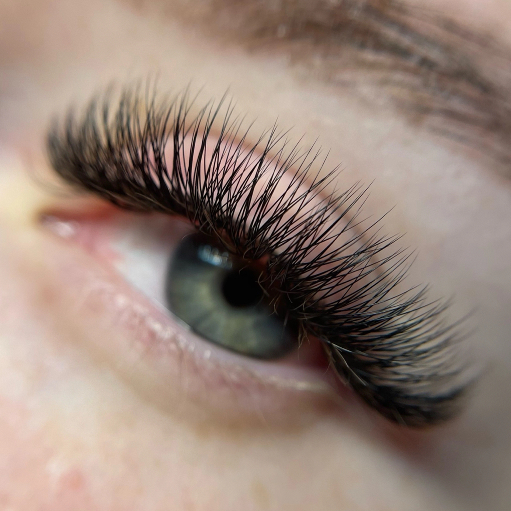 Объёмное наращивание ресниц (2D)