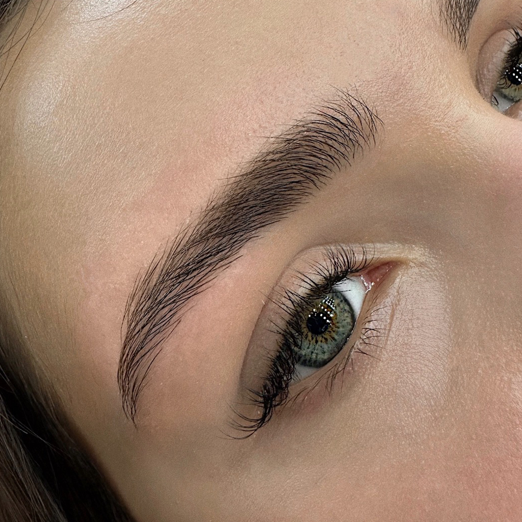 Коррекция бровей без окрашивания