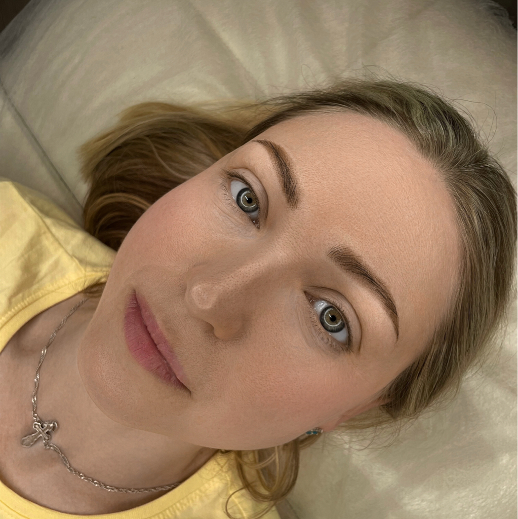 Перманентный макияж бровей