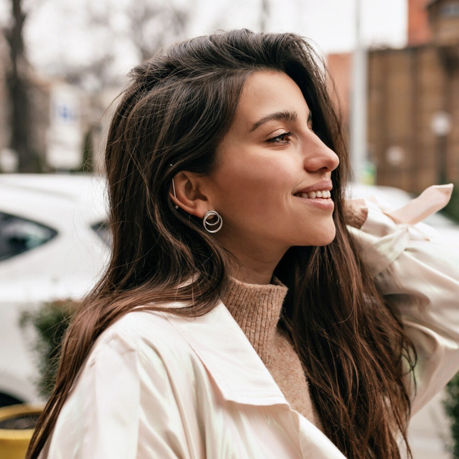 В один тон от 50 см (ниже лопаток)