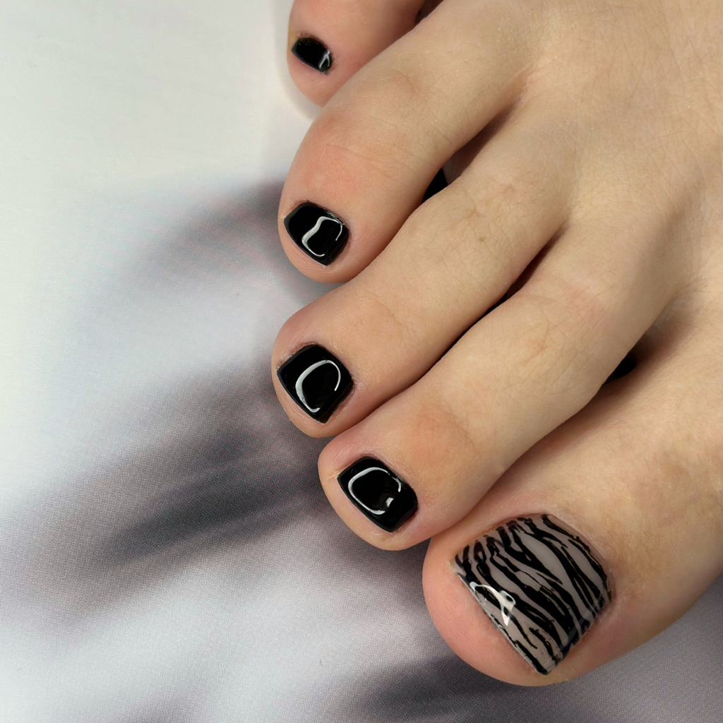 Полный педикюр с покрытием