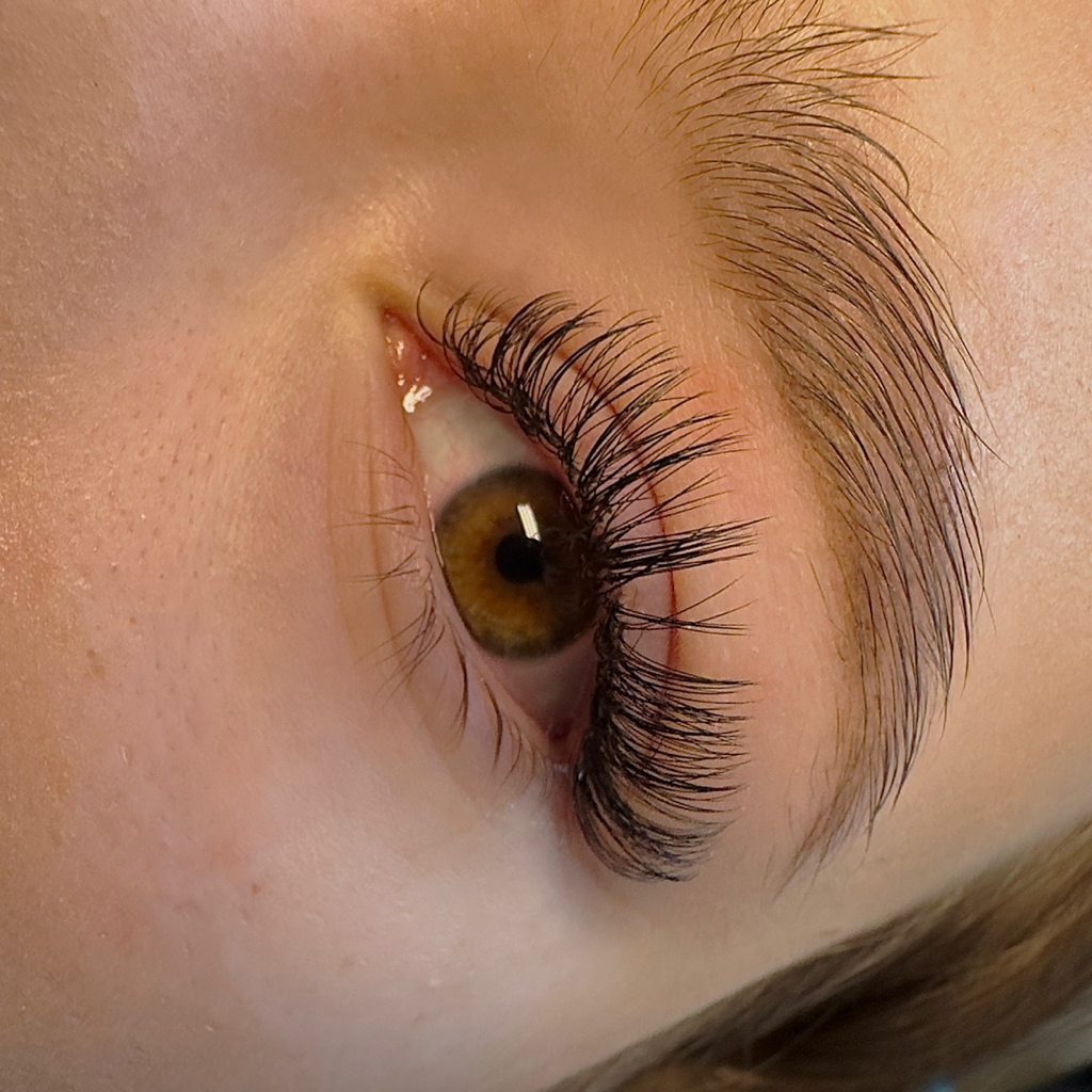 Наращивание ресниц 2D