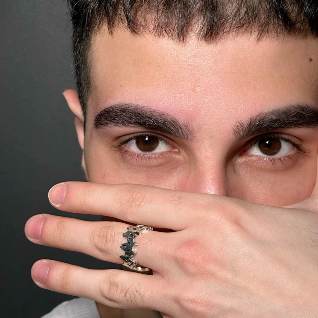 Мужское оформление бровей