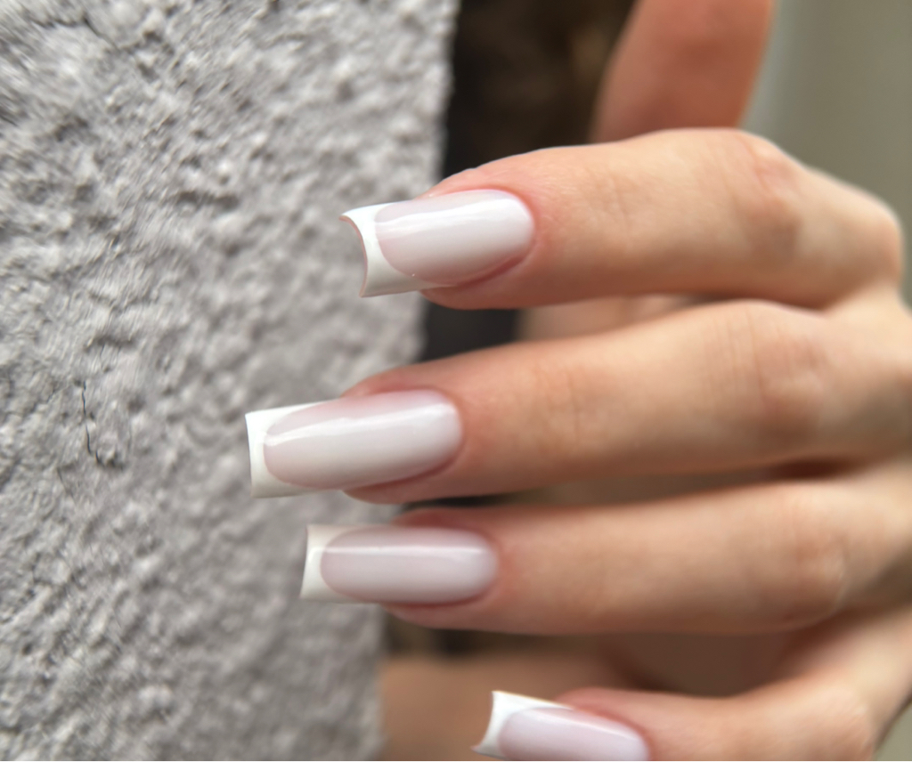 Наращивание ногтей (маникюр + наращивание + покрытие)