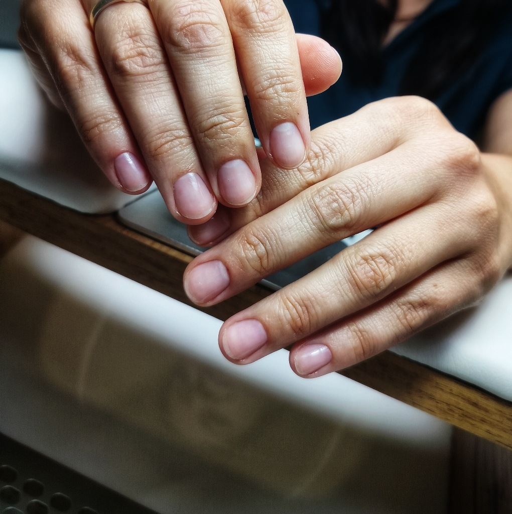 Маникюр женский классический