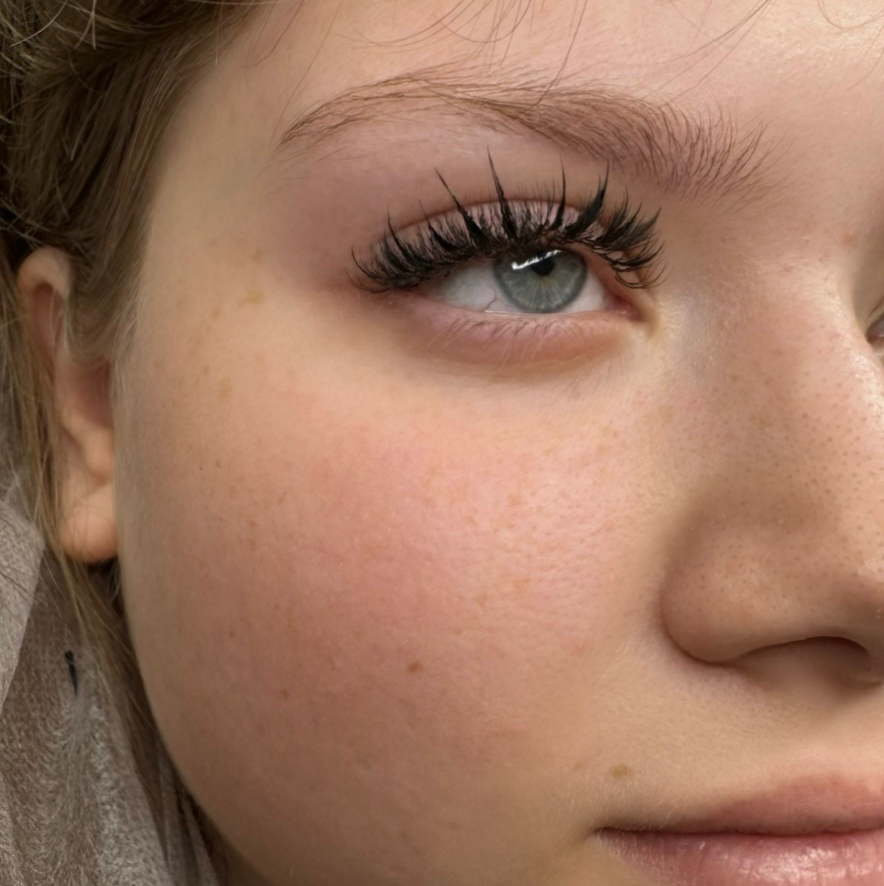 Наращивание ресниц 4Д