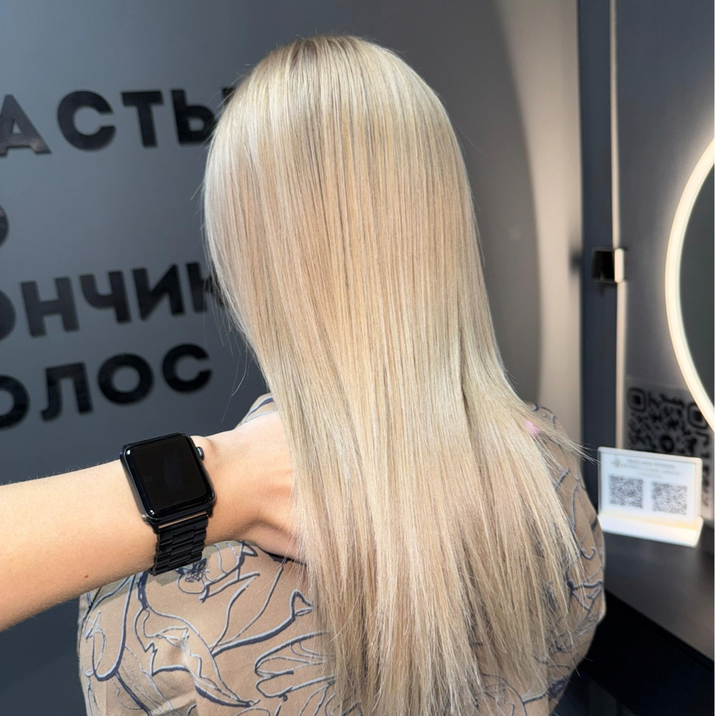 Обесвечивание корней блонд