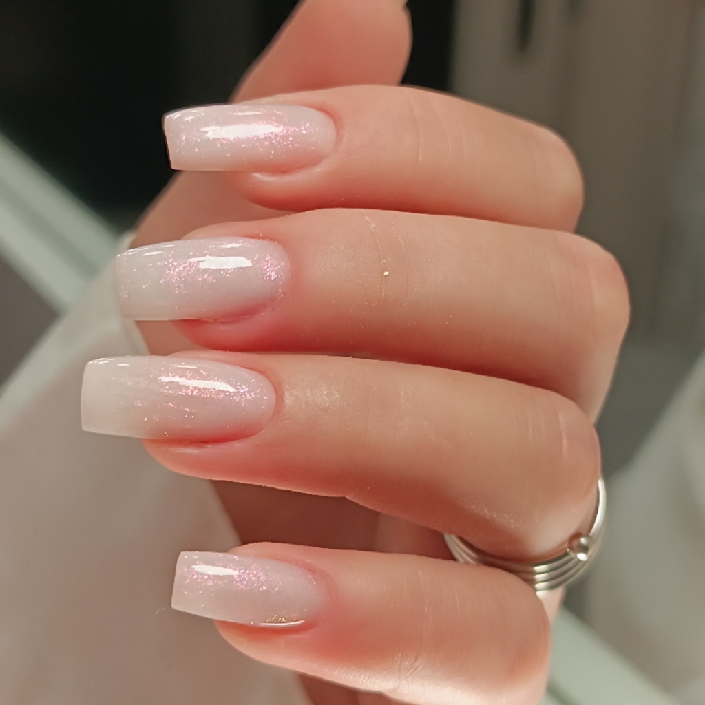 маникюр с покрытием( цветной жёсткий гель), доп. укрепление