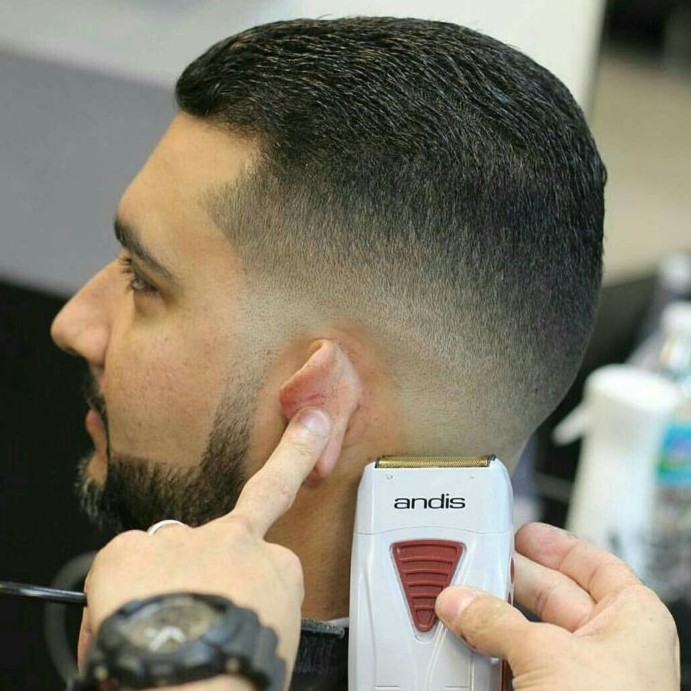 Бритьё головы шейвером