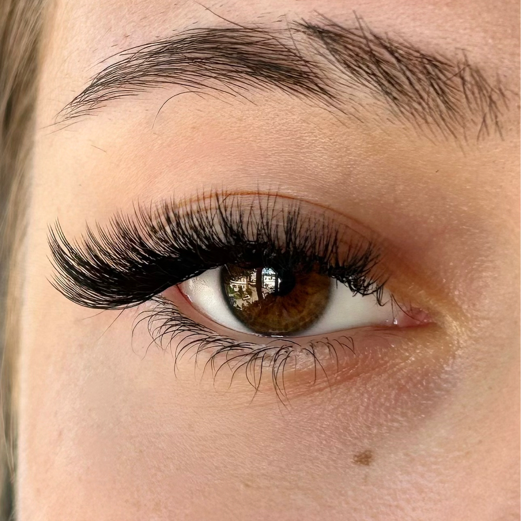 Наращивание ресниц 3Д